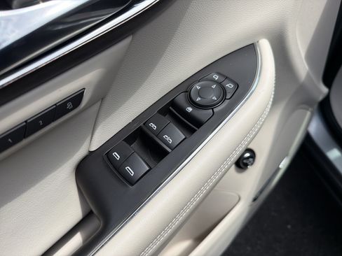 Used 2023 Buick Envision Avenir FWD image 15