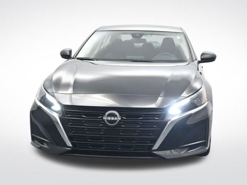 Used 2025 Nissan Altima 2.5 SV image 2