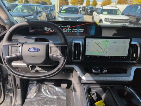 New 2025 Ford Expedition Max Platinum w/ Driver's Package image 21