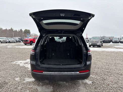 Used 2024 Jeep Grand Cherokee L Limited image 13