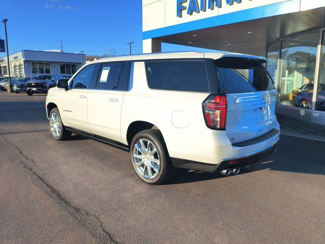 Used 2024 Chevrolet Suburban High Country AWD/4WD image 6