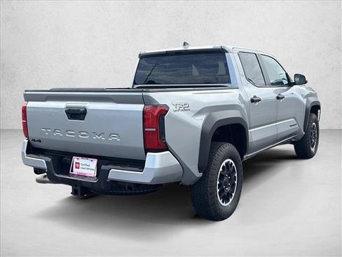 Certified 2025 Toyota Tacoma TRD Off-Road AWD/4WD image 5