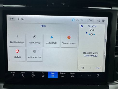 Used 2025 Ford F150 Lariat w/ Equipment Group 501A Mid image 5