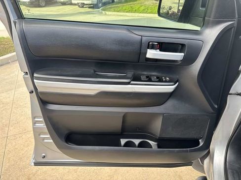 Used 2018 Toyota Tundra SR5 image 20