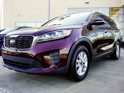 Used 2020 Kia Sorento LX image 3