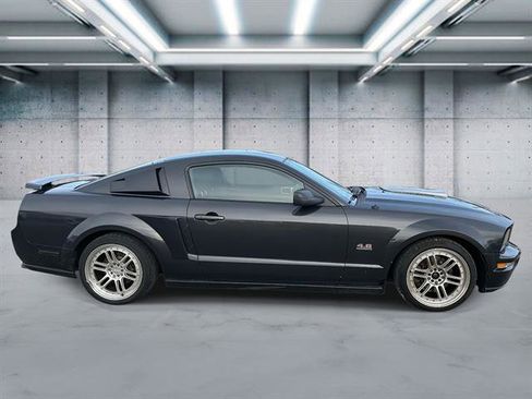 Used 2007 Ford Mustang GT image 3