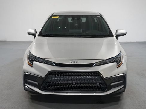 Used 2020 Toyota Corolla SE FWD image 2