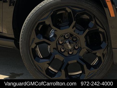 New 2026 GMC Yukon XL Denali w/ Denali Reserve Package AWD/4WD image 8