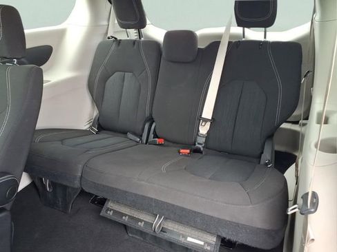 Used 2023 Chrysler Voyager LX FWD image 22