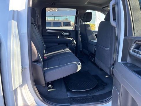 Used 2025 Chevrolet Silverado 3500 LT w/ Convenience Package image 25