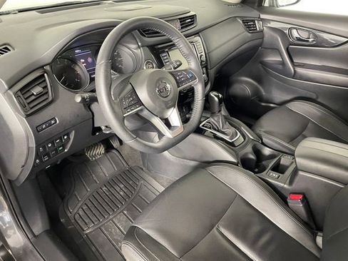 Used 2019 Nissan Rogue SL w/ Premium Package image 3