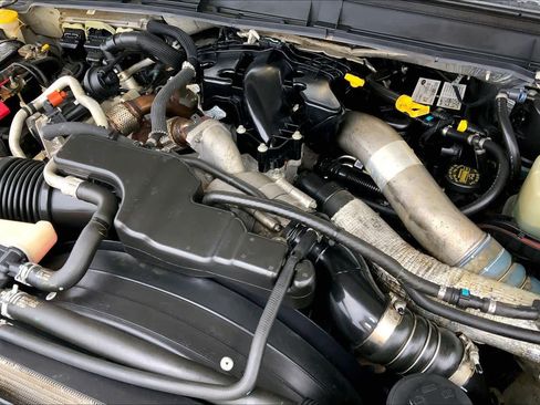 Used 2015 Ford F250 Platinum w/ FX4 Off-Road Package image 32