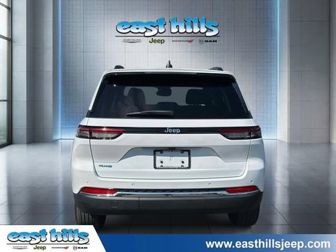 Used 2023 Jeep Grand Cherokee 4WD 4xe image 3