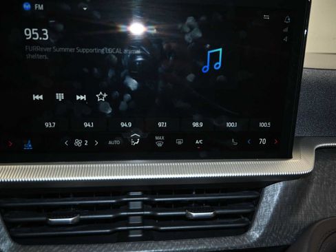 Used 2025 Ford Explorer Platinum RWD image 15