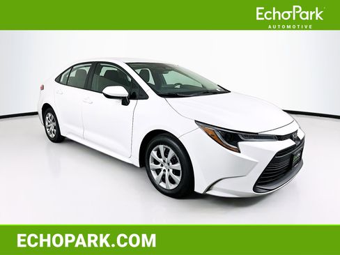 Used 2024 Toyota Corolla LE image 1