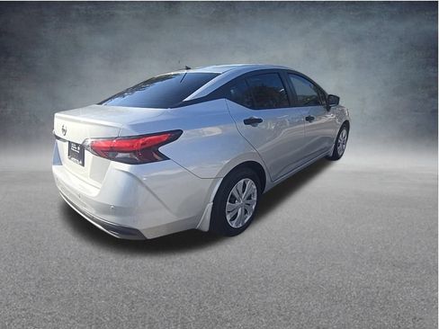 Used 2021 Nissan Versa S image 5