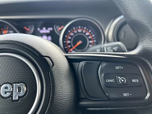 Used 2023 Jeep Wrangler Willys image 24