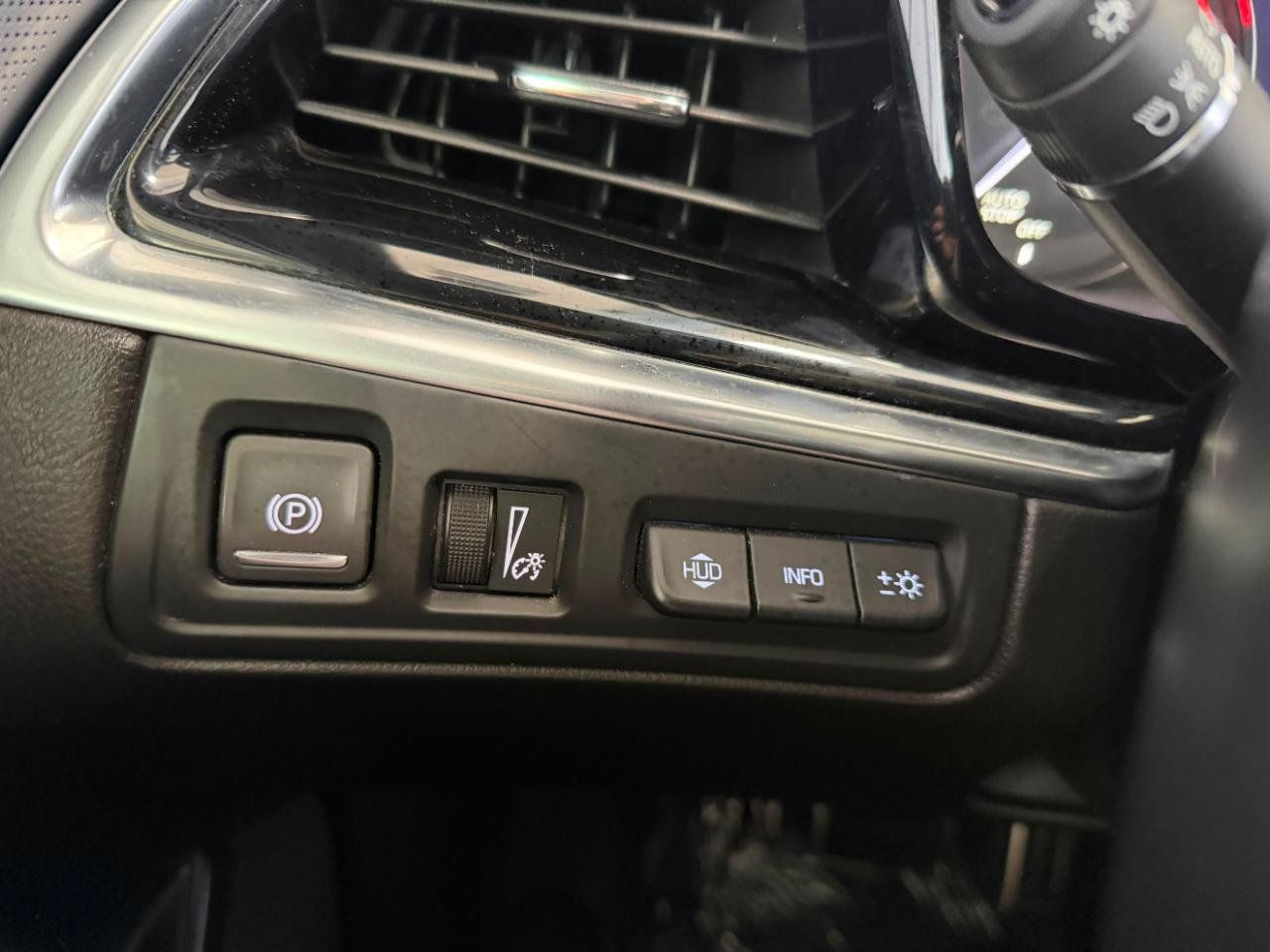 Used 2024 Cadillac XT6 Sport w/ Technology Package AWD/4WD image 37