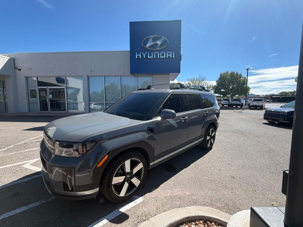 Used 2025 Hyundai Santa Fe Limited FWD image 1