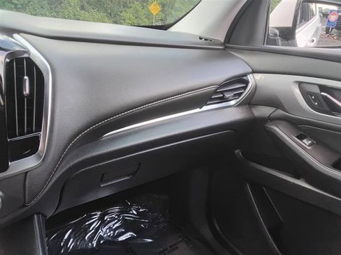 Used 2020 Chevrolet Traverse LT image 21