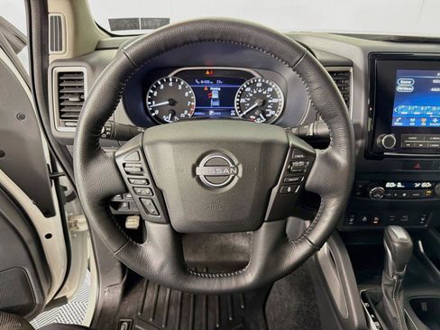 Used 2023 Nissan Frontier SV w/ Technology Package AWD/4WD image 3
