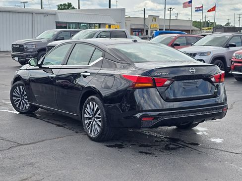 Used 2025 Nissan Altima 2.5 SV AWD/4WD image 47