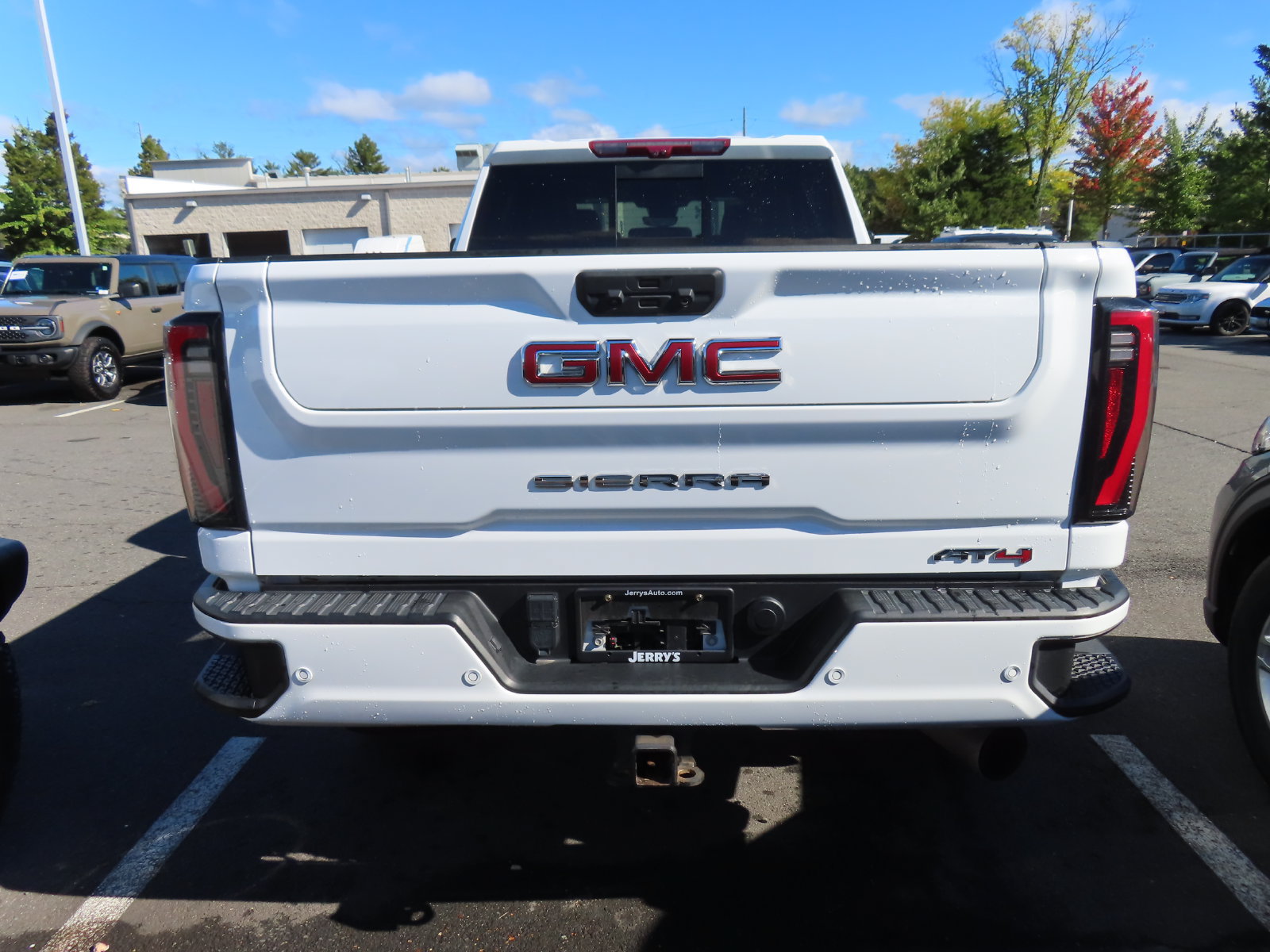 Used 2024 GMC Sierra 2500 AT4 w/ AT4 Premium Plus Package AWD/4WD image 5