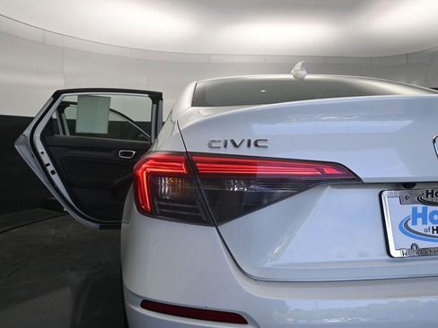 Used 2023 Honda Civic Sport image 29