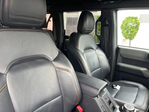 Used 2023 Ford Bronco Badlands w/ Sasquatch Package AWD/4WD image 12