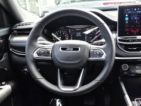 New 2025 Jeep Compass Latitude w/ Altitude Special Edition image 19