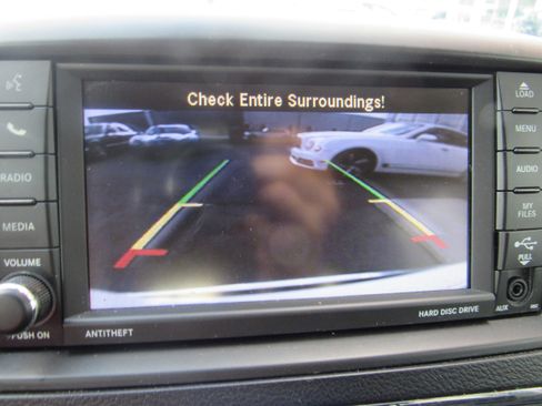 Used 2019 Dodge Grand Caravan SE FWD image 16
