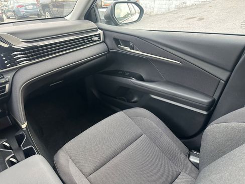 Used 2025 Toyota Camry LE image 34