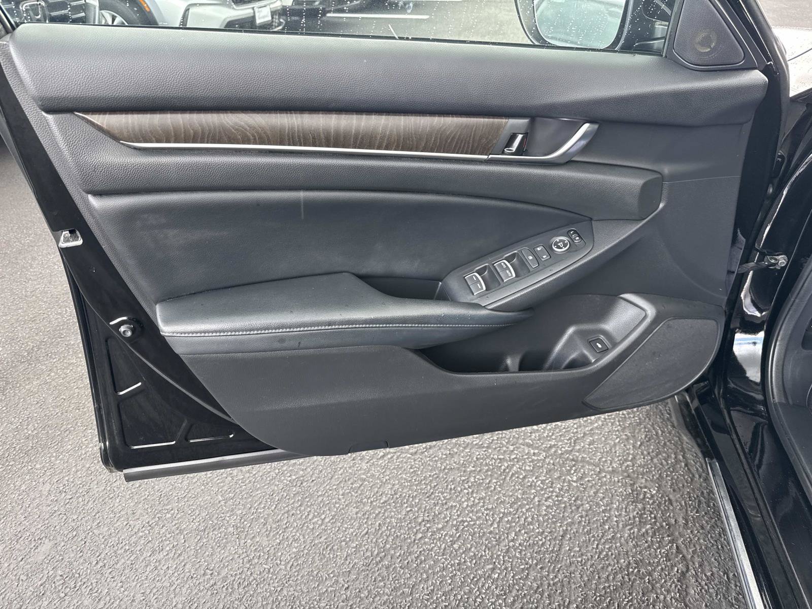 Certified 2018 Honda Accord EX image 17