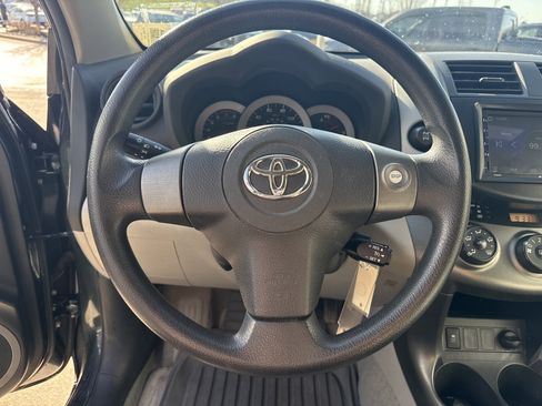 Used 2011 Toyota RAV4 4WD w/ Base L4 Extra Value Pkg image 18