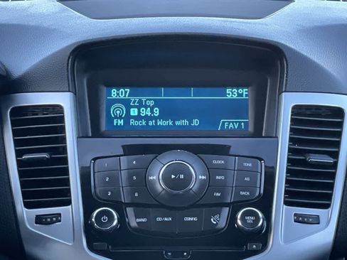 Used 2016 Chevrolet Cruze LT image 18