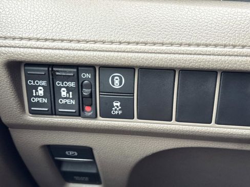 Used 2022 Honda Odyssey EX image 21