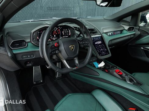 Used 2025 Lamborghini Revuelto AWD/4WD image 3