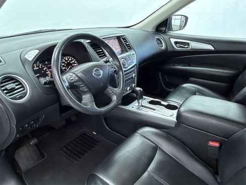 Used 2018 Nissan Pathfinder SL image 12