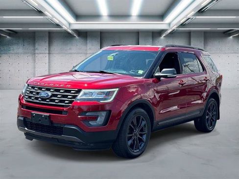 Certified 2017 Ford Explorer XLT w/ Equipment Group 202A AWD/4WD image 23