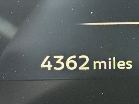 Certified 2025 Nissan Kicks SR image 13