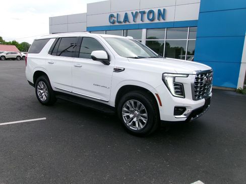 Certified 2025 GMC Yukon Denali AWD/4WD image 9