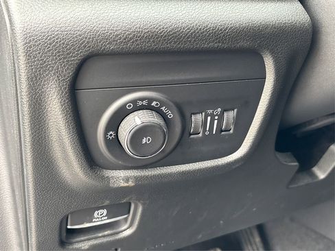 Used 2022 Jeep Grand Cherokee L Limited image 39