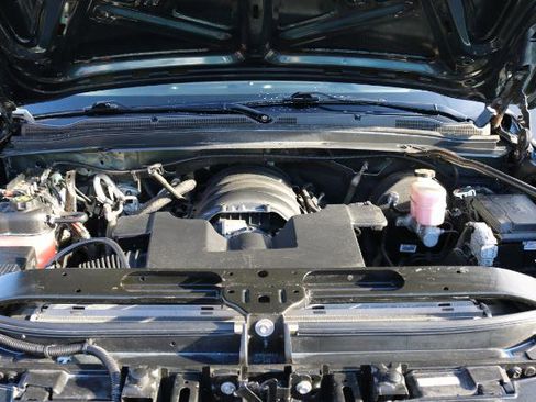 Used 2019 Chevrolet Suburban LT image 27