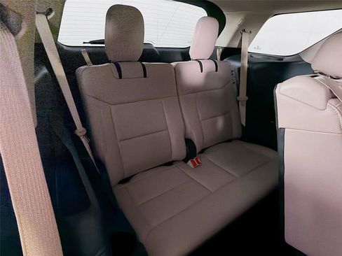 Used 2022 Ford Explorer XLT w/ Equipment Group 202A image 27