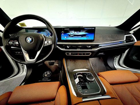 Used 2024 BMW X5 xDrive40i w/ Parking Assistance Package AWD/4WD image 17