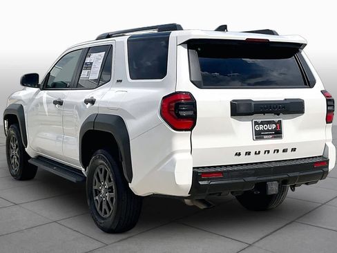 Used 2025 Toyota 4Runner SR5 AWD/4WD image 12