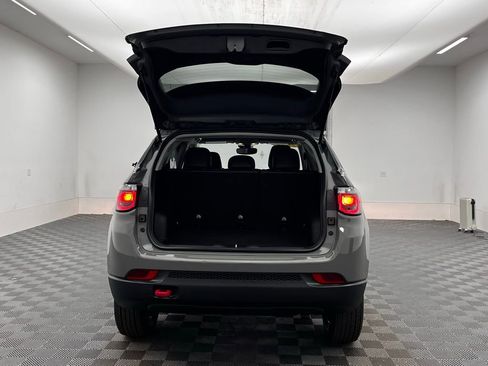 Used 2022 Jeep Compass Trailhawk AWD/4WD image 10
