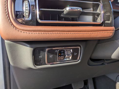 Used 2025 Lincoln Aviator Reserve w/ Equipment Group 201A AWD/4WD image 17