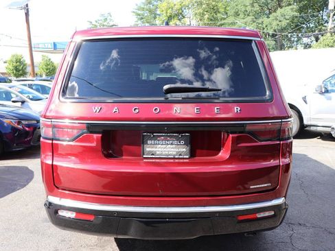 Used 2024 Jeep Wagoneer Series III AWD/4WD image 4