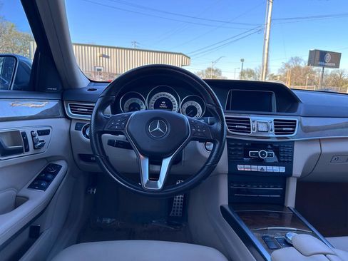 Used 2014 Mercedes-Benz E 350 Sedan image 34